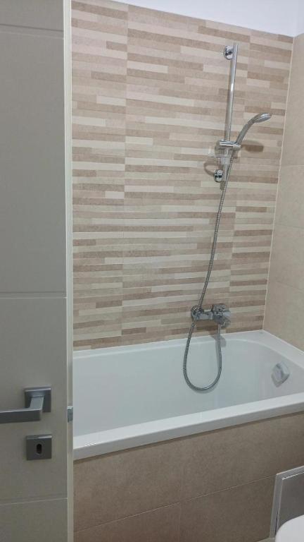 Clasificat - Cazare Grupuri Ap 2dormitoare Si Living - Vouchere, Factura, Petfriendly, Adminro Srl * Brașov
